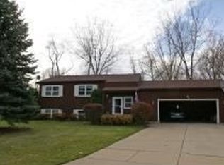 1103 David Ln, Green Bay, WI 54313