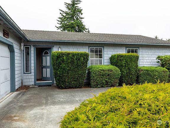 3rd image of 1243 SW Barrington Drive