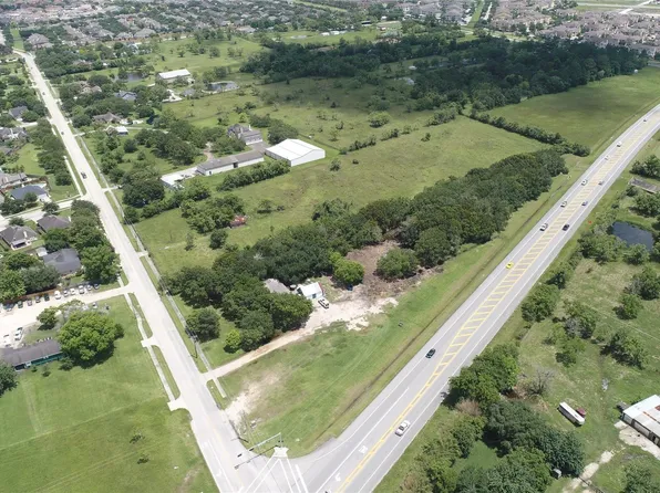 2385 Austin St, League City, TX 77573