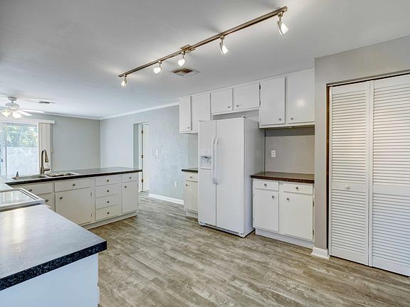 4th image of 4414 Bellewood St