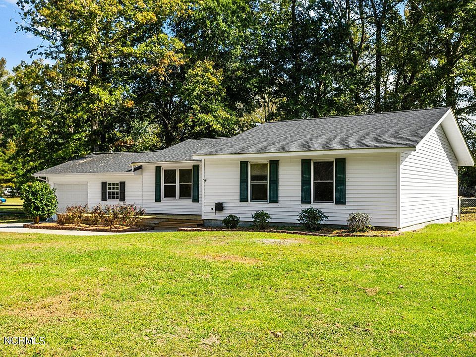 1st image of 200 Autumn Cir