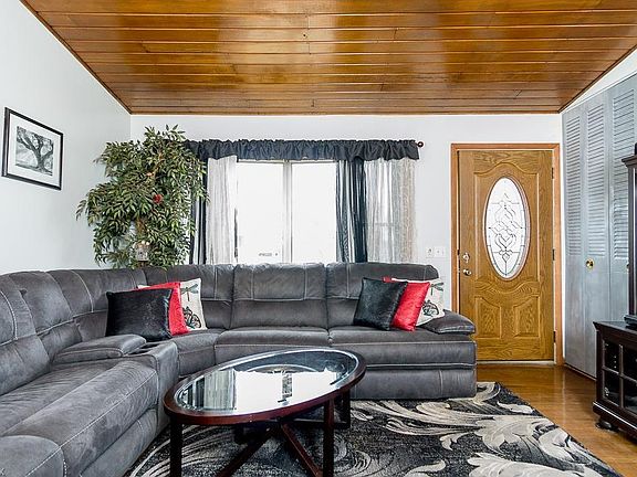 2nd image of 904 Wilder Ave