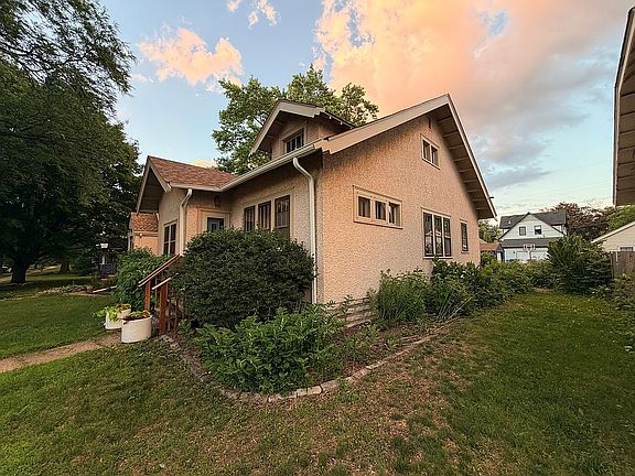 3rd image of 5353 44th Ave S