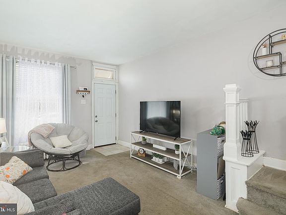 4th image of 5042 James St
