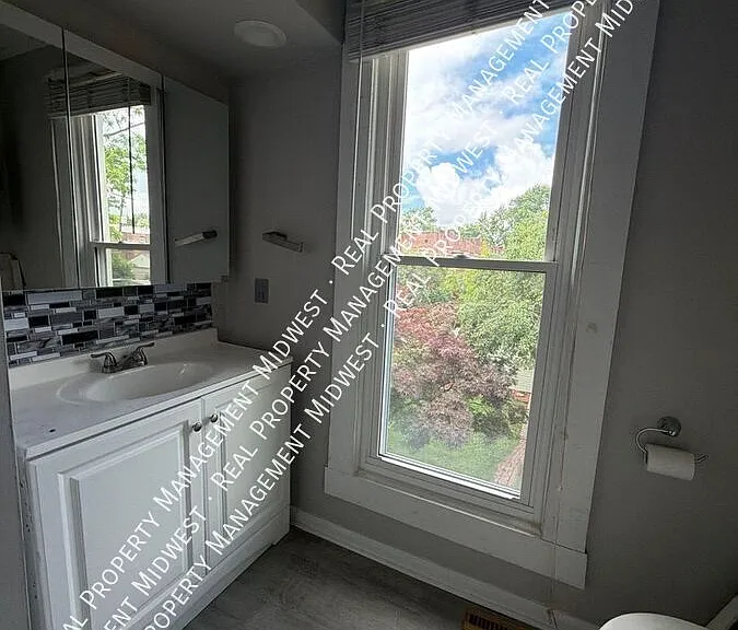 255 S 17th St — Photo 14
