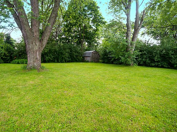 4th image of 10 McDonald Ln