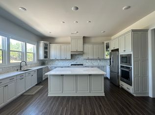 1206 Hemby Place Dr, Matthews, NC 28104