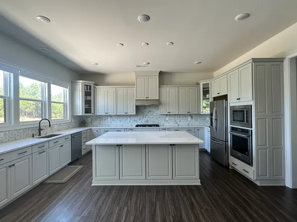 1206 Hemby Place Dr, Matthews, NC 28104