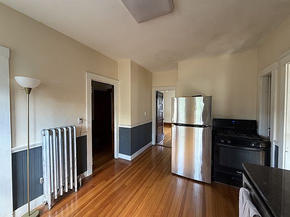 4th image of 15 Warner St #1