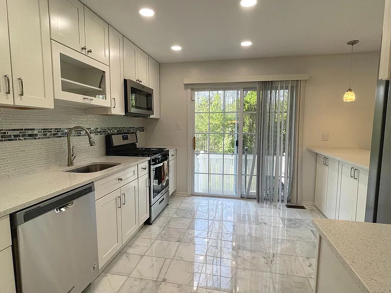 5905 Baltimore Dr — Photo 6