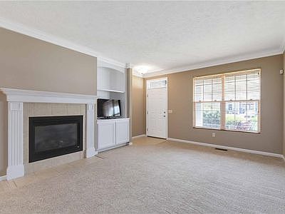 5th image of 2362 Country Club Dr