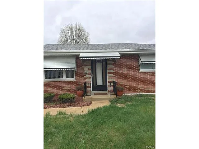 313 Earlsfield Ln photo 1