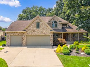 9111 Legacy Ct, Temperance, MI 48182