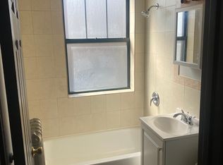 7254 S Jeffery Blvd #200, Chicago, IL 60649
