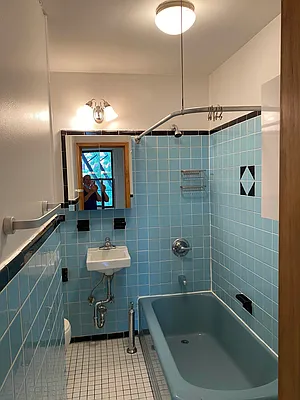 Rented by Georgine Podhorsky, LREB | media 9