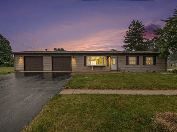 209 Lincoln Ct, Westville, IN 46391
