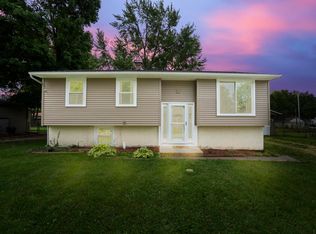 604 Springbrook Rd, Fort Wayne, IN 46825