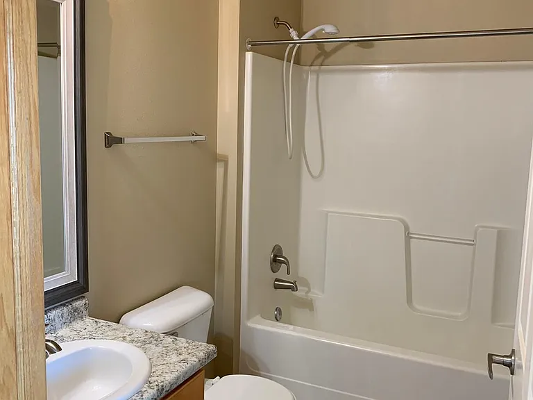 1805 SW White Birch Cir #3 — Photo 7