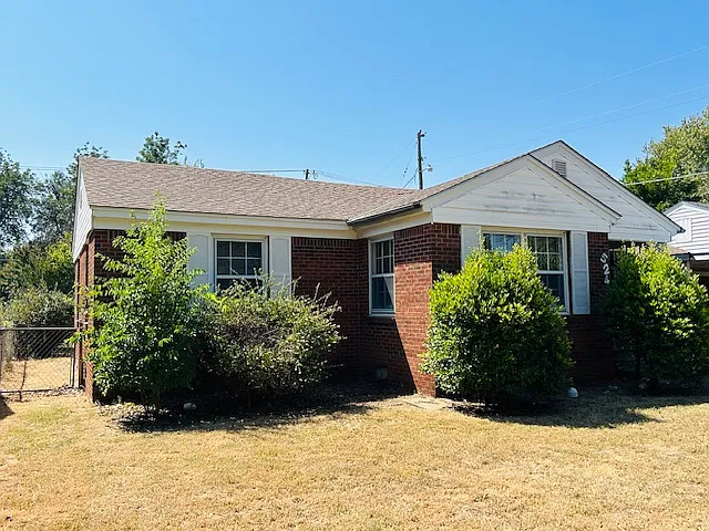 3 bed, 1079 sqft, $1,250 — Photo 2