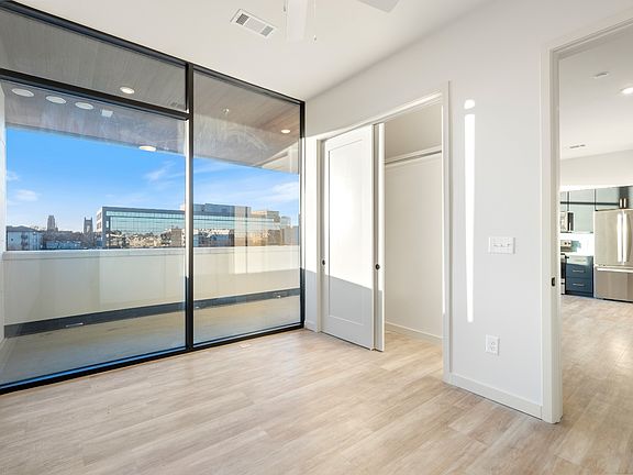5th image of 1014 16th Ave S #407-B2