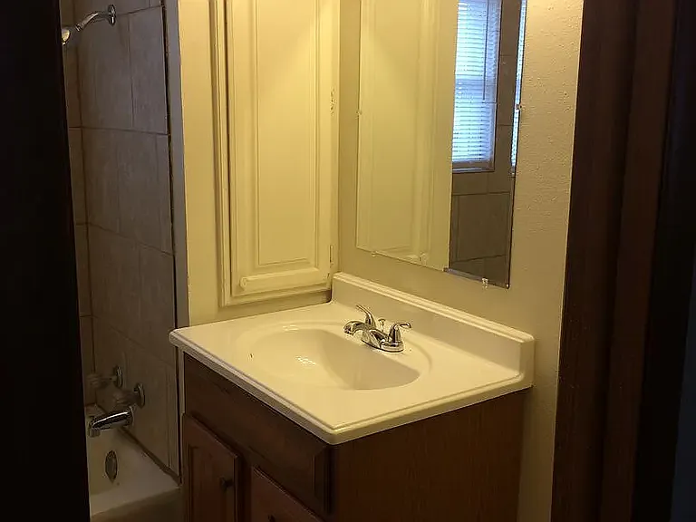 2 bed, $1,200 — Photo 3