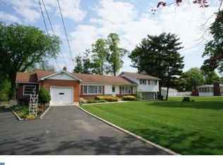 332 E Oak Rd, Vineland, NJ 08360