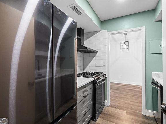 3rd image of 6851 Roswell Rd APT N10