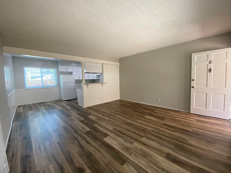 20336 Cohasset St #8 — Photo 3