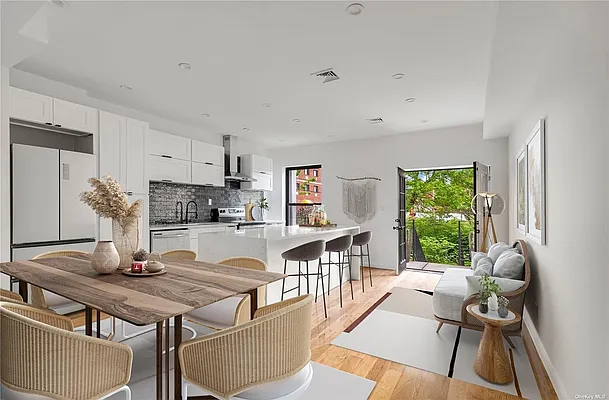 Sold by Glory Homes Realty | media 2