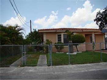 3281 NW 15th St, Miami, FL 33125 | Zillow