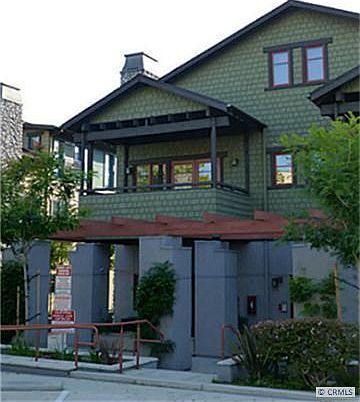 4th image of 146 N Vermont Ave APT B