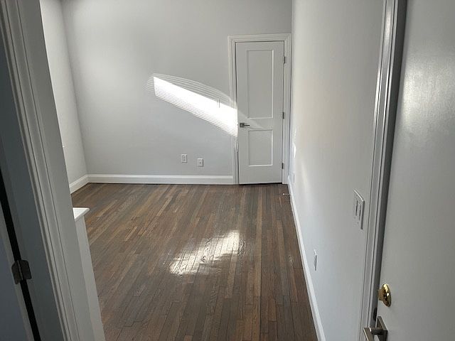 1st image of 110 Park Dr