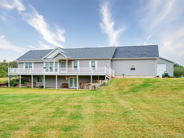 5601 Lovejoy Rd, Byron, MI 48418