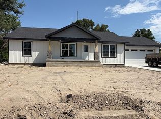218 9th Ave W, Benkelman, NE 69021