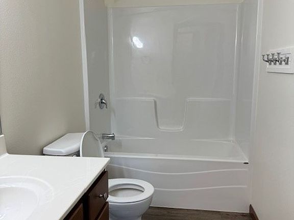 3rd image of 4910 Coventry Ct APT 9
