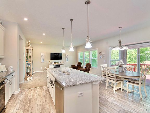 5th image of 10056 Meadowvista Ct