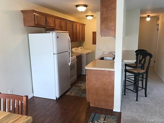 4th image of 2861 Glenwood Ct #A
