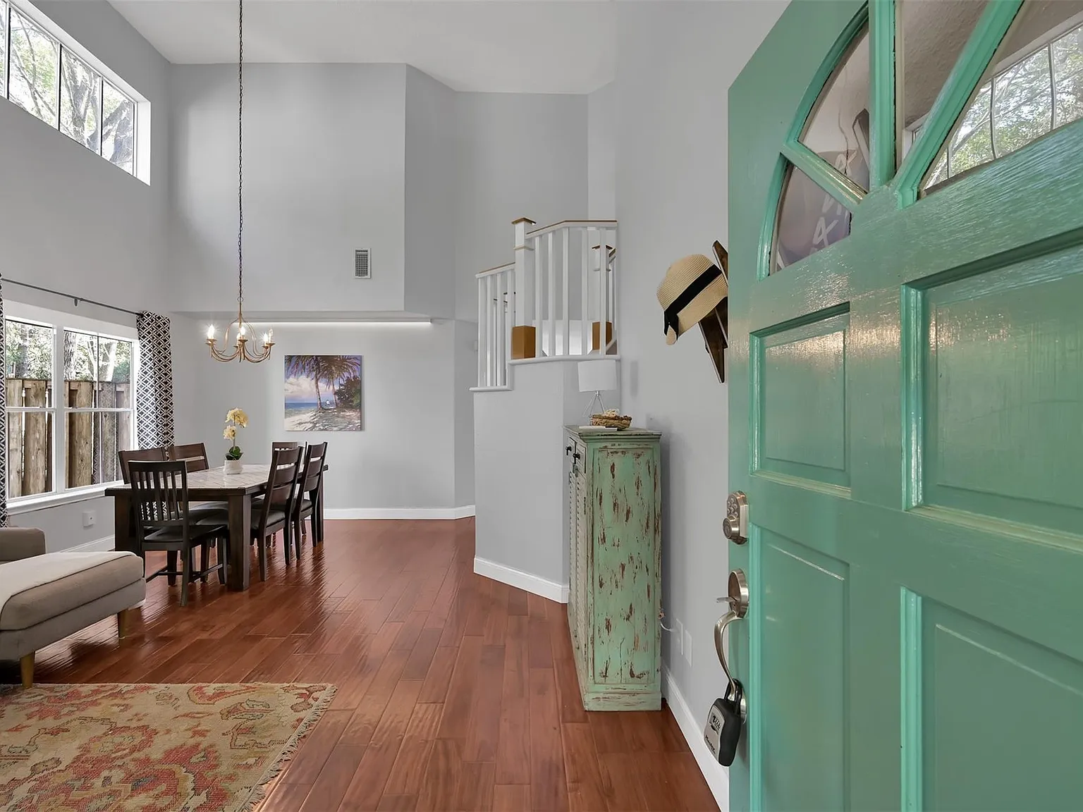 4 bed, 2.5 bath, 2274 sqft, $4,000 — Photo 2