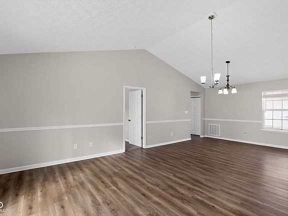 5th image of 8859 Woodpointe Cir