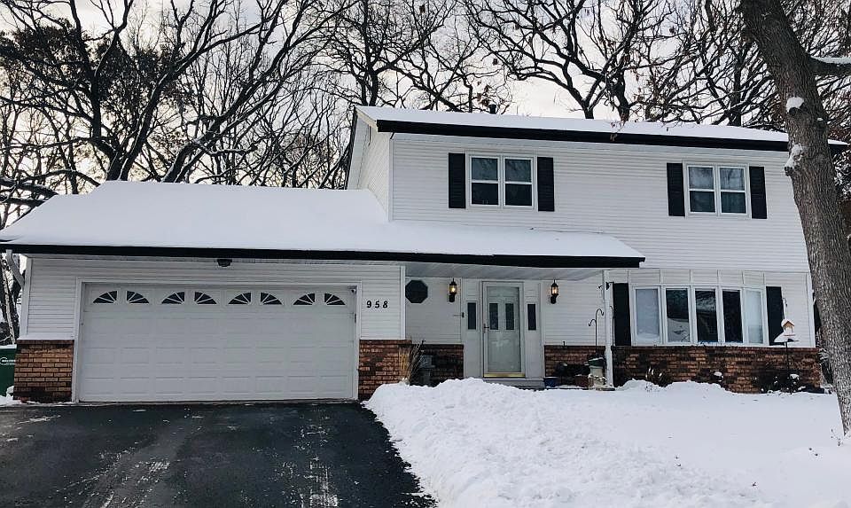 1st image of 958 96th Ave NE