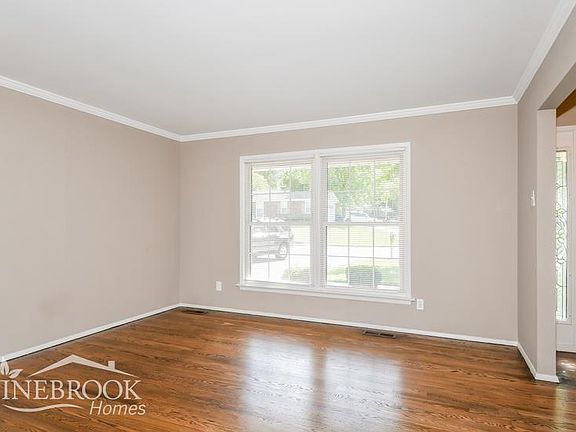 3rd image of 11440 Fox Hall Ln