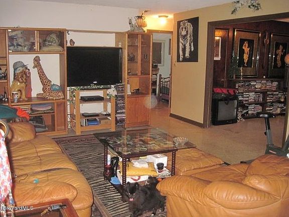 3rd image of 219 Osage Dr