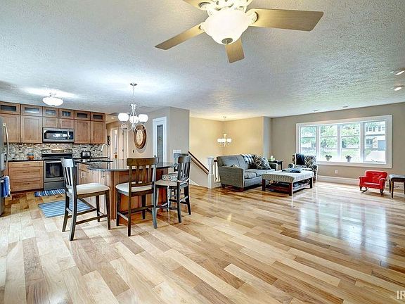 4th image of 4345 N Centennial Dr