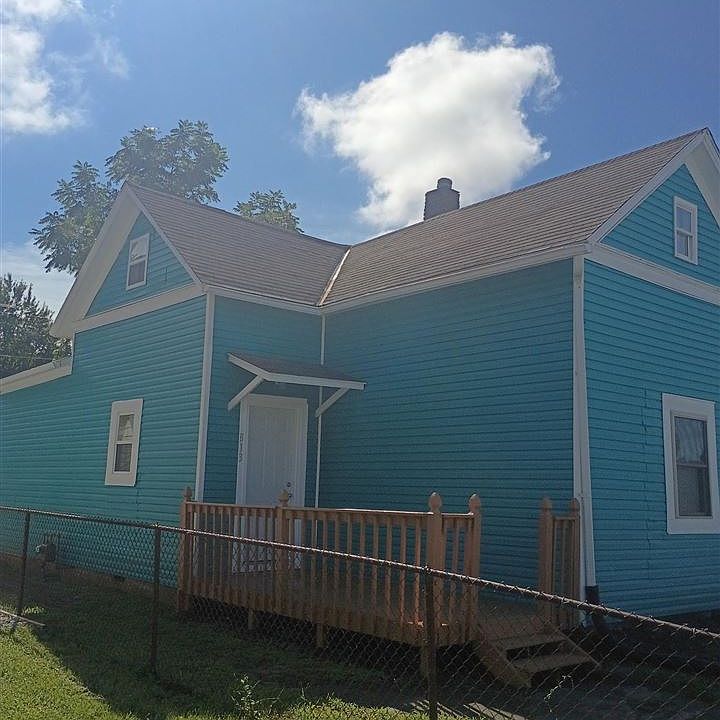 1st image of 813 S 9th St