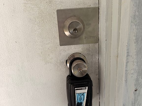 3rd image of 1738 Jefferson Rd