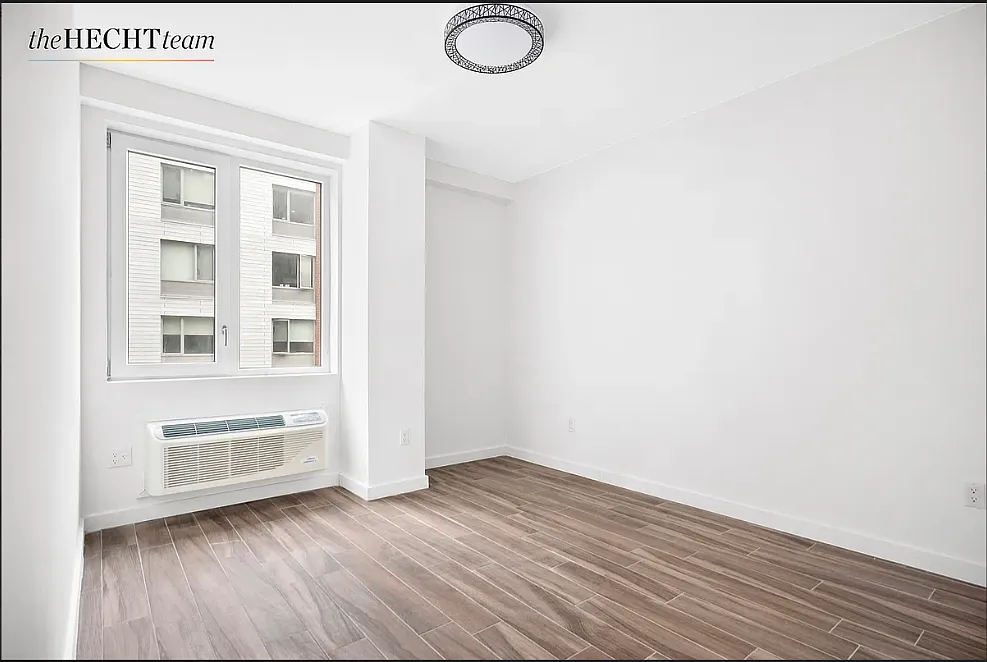 906 East New York Avenue — Photo 3