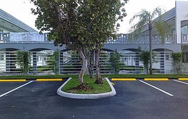 5th image of 308 NW 29th St