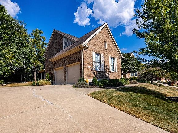 5th image of 6124 Creekside Way