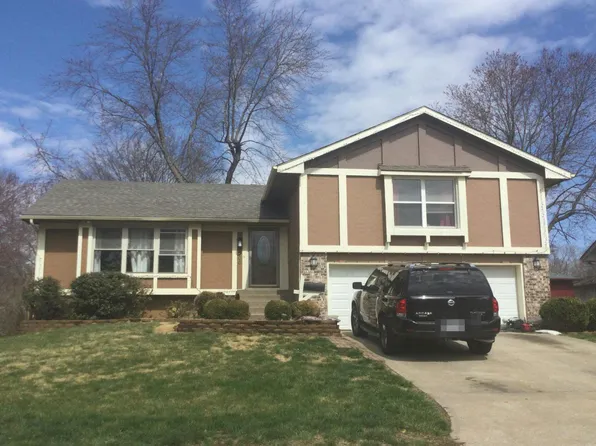 6500 E 140th Pl, Grandview, MO 64030