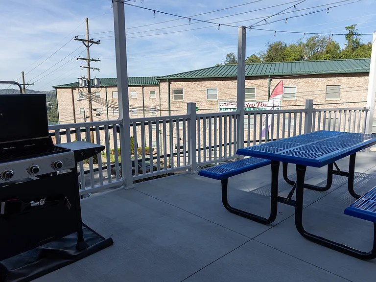 Social & Grilling Area